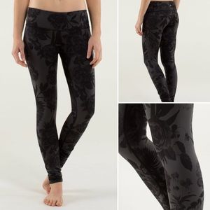 Like new lululemon Wunder Under pants size 4